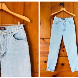 1990s Jeans / 90s Jeans / 1990s Straight Leg Light Wash Denim Jeans