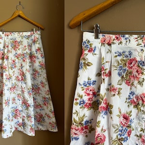 Vintage Light Floral Skirt / 1990s Floral Midi Skirt / 90s 1990s White Cotton Floral Button Front Skirt