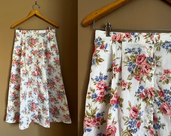 jupe florale légère vintage / jupe mi-longue florale des années 1990 / 90s 1990s White Cotton Floral Button Front Skirt