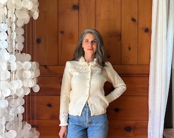 1980s Creamy Knit Cardigan / 80s Ruffled Collar Cardigan