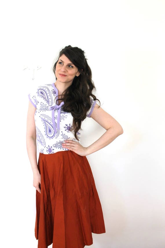 60s Paisley Sweater Blouse / 1960s Lavender Paisley Kitten Bow Knit Sweater Blouse