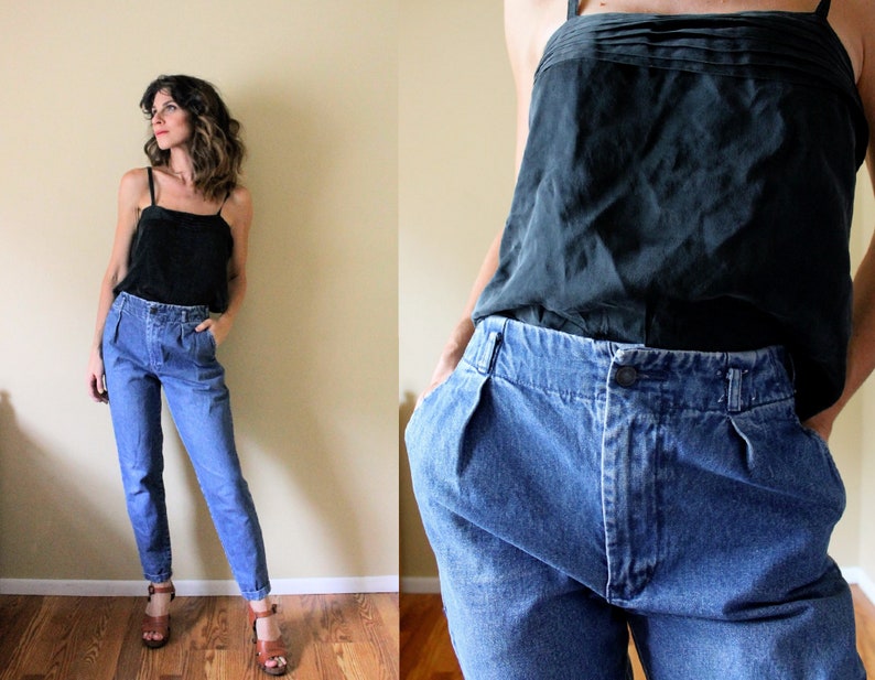 1990s Cropped Jeans / 1990s 90s Mom Jeans / 1990s 90s Light Medium Wash Cropped Tapered Denim Jeans image 1