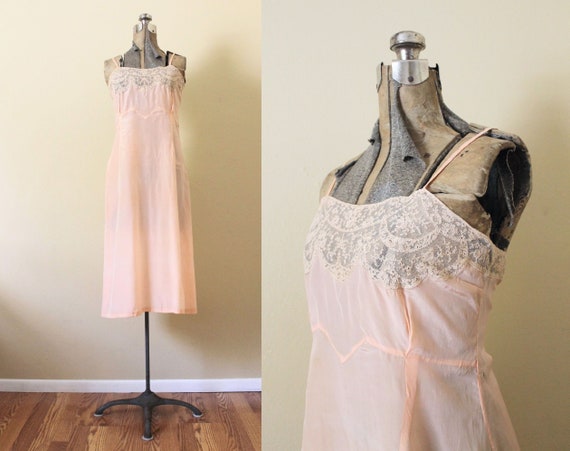 Reserved 1930s Nightgown / 1930s Pale Peach Pink S