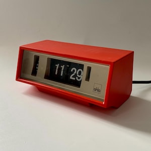 Retro Orange Flip Clock: 1970s Space Age Decor - Made in Germany