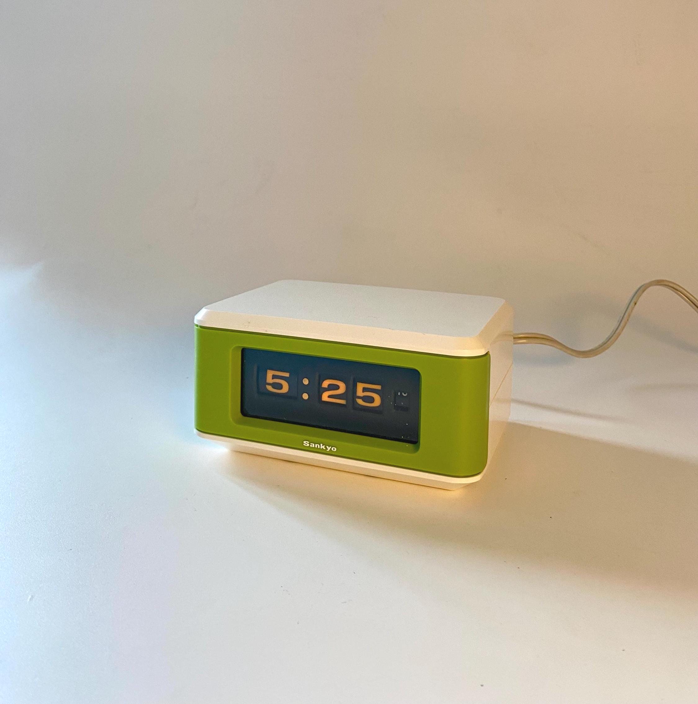 1970s Green Sankyo Flip Clock: Retro Space Age Decor, New Old