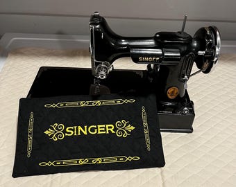 Bed Mat-Singer) --Singer Featherweight 221/222 - Embroidered bed cover