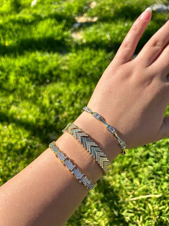 週末sale【Mathildaoval thickbracelet】argue Wizard of Oz Yellow Brick Road Cuff Bracelet | Alex and Ani