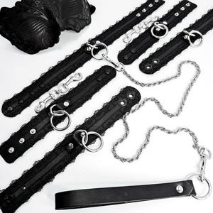 Leren blinddoek met leren kraag manchetriem set zwart satijnen ruche. Elegante onderdanige avondchoker Gothic Slave Locking Ddlg Bondage