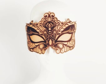 Masque pour les yeux en cuir gravé au laser et les yeux bandés Masque de sommeil Kismask