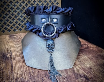 Leather & Lace Skull Choker: Gothic Fantasy Collar