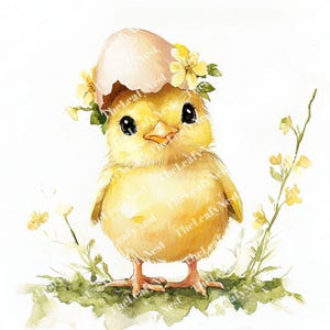 Puede incluir: Ilustración en acuarela de un pollito amarillo saliendo de una cáscara de huevo agrietada, adornado con una corona floral. El pollito está sobre un trozo de hierba verde con flores amarillas, sobre un fondo blanco. La imagen tiene un estilo suave y artístico.