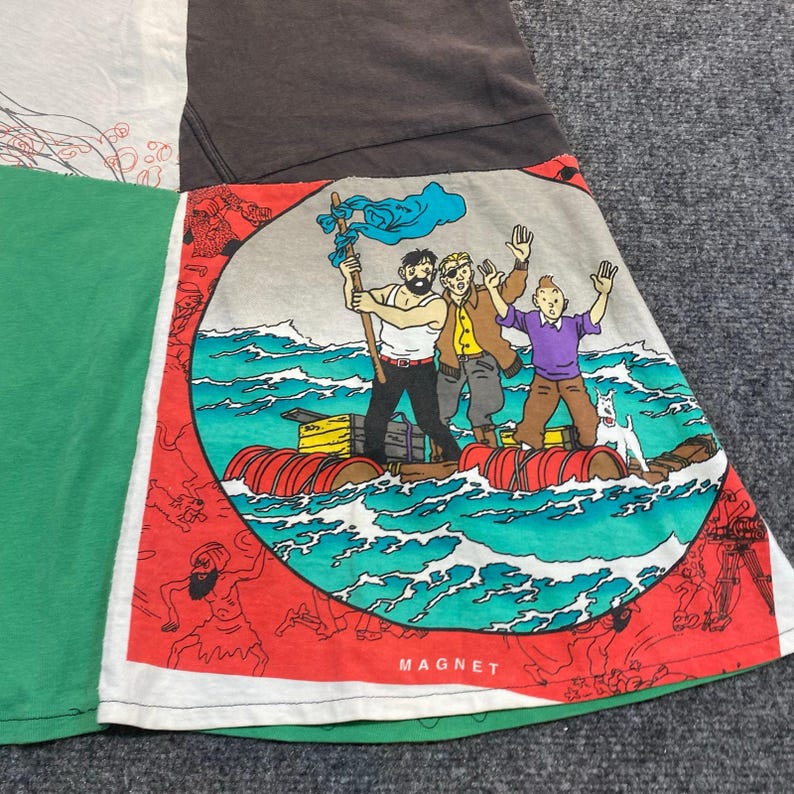 Tintin Upcycled Patchwork T-Shirt Large Skirt Handmade Eco-Friendly Comic Tee bild 2