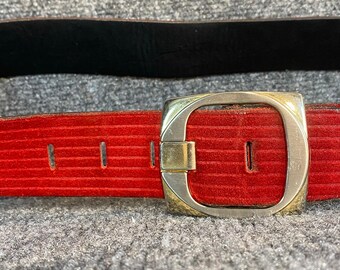 Vintage Royal Coachman Mens Size 32 Red Suede Gold Tone Hardware Belt