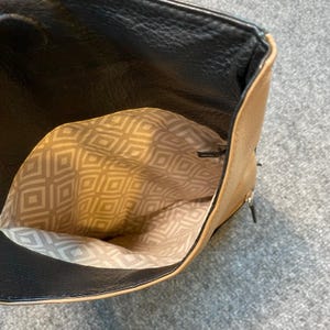 Brighton Vintage 90s Black Tan Leather Flap Crossbody Bag Silver Buckle Pockets image 7