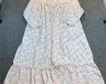 Vintage LANZ SALZBURG Pastellblommig flanellnattlinne Medium Grandmacore Cottage