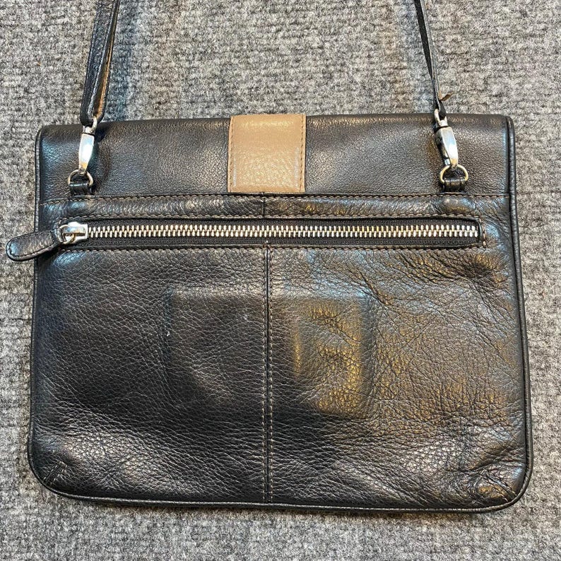 Brighton Vintage 90s Black Tan Leather Flap Crossbody Bag Silver Buckle Pockets image 3