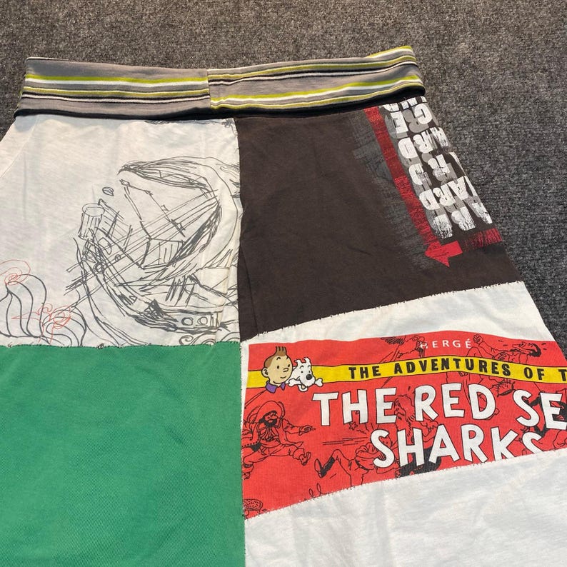 Tintin Upcycled Patchwork T-Shirt Large Skirt Handmade Eco-Friendly Comic Tee bild 7