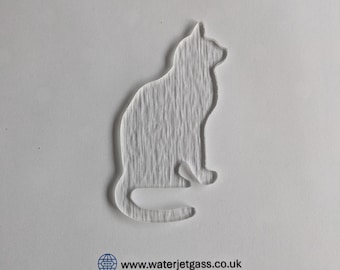 Puede incluir: Silueta de gato de vidrio transparente con superficie texturizada. La imagen incluye el texto "WATERJET GLASS", la dirección del sitio web "www.waterjetglass.co.uk" y el nombre de Facebook "Waterjet Glass".