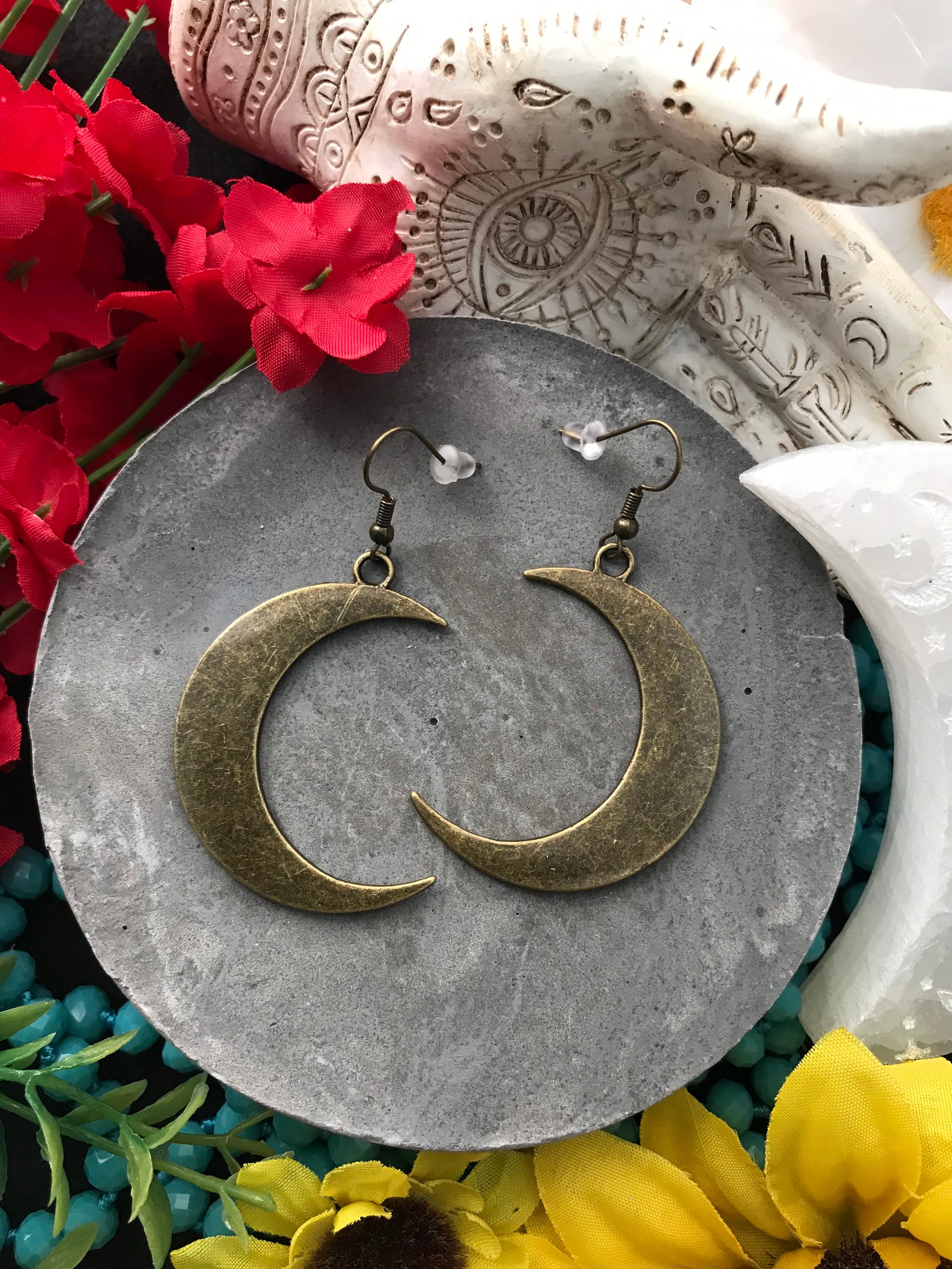 Buy Crescent Moon Earrings, Silver or Gold, Moon Dangle Earrings, Moon  Charm Earrings, Celestial Aesthetic, Everyday Earrings, Space Jewellery  Online in India - Etsy