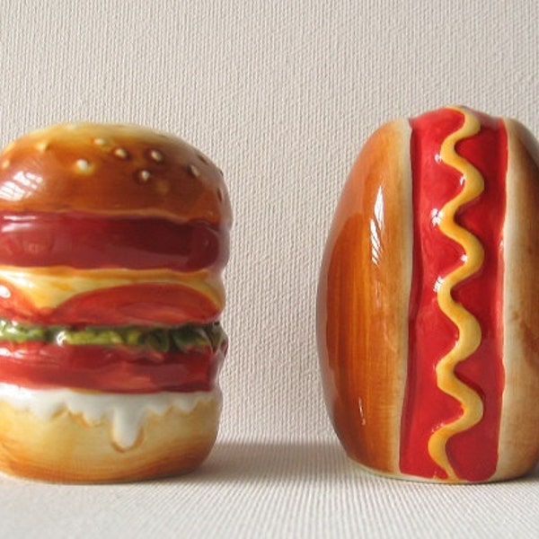 Vintage Hamburger and Hot dog Salt and Pepper Shakers