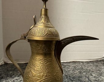 Cafetera Dallah de latón árabe islámica vintage, 26,5 cm de alto, de Oriente Medio