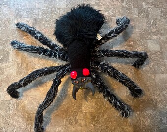 Mario Chiodo Studios 2002 GIANT Spider Halloween Prop Vintage Fur Latex Light