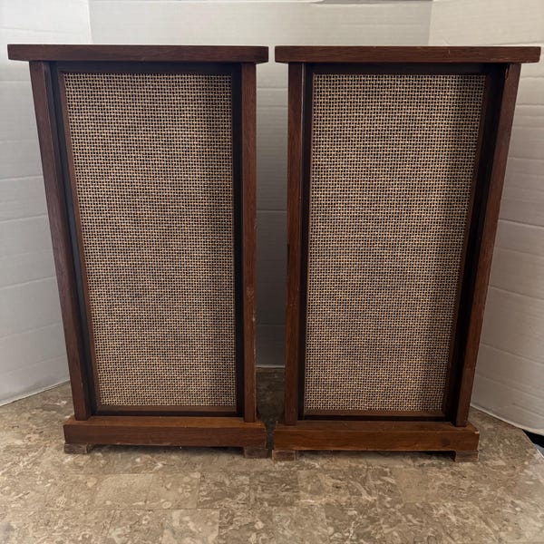 Vintage ALTEC Floor Corner Speakers working Wood Footed Base KLH. I believe they are Altec but not 100% sure. Comes as pictured see photos.