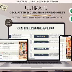 Puede incluir: Un portátil que muestra una hoja de cálculo de limpieza, con una tableta y un smartphone que muestran contenido relacionado. La hoja de cálculo se titula "Ultimate Declutter & Cleaning Spreadsheet" e incluye pestañas con guías. También se muestra el texto "Easy to Use".