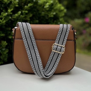 Black White Stripe Chevron Patterned Guitar Purse Strap, Chevron Adjustable Crossbody Phone Handbag, Woven Phone Bag Sling Replacement
