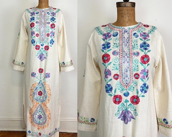 Vintage 1970s Cotton Caftan Dress with Floral Embroidery Pakistan S