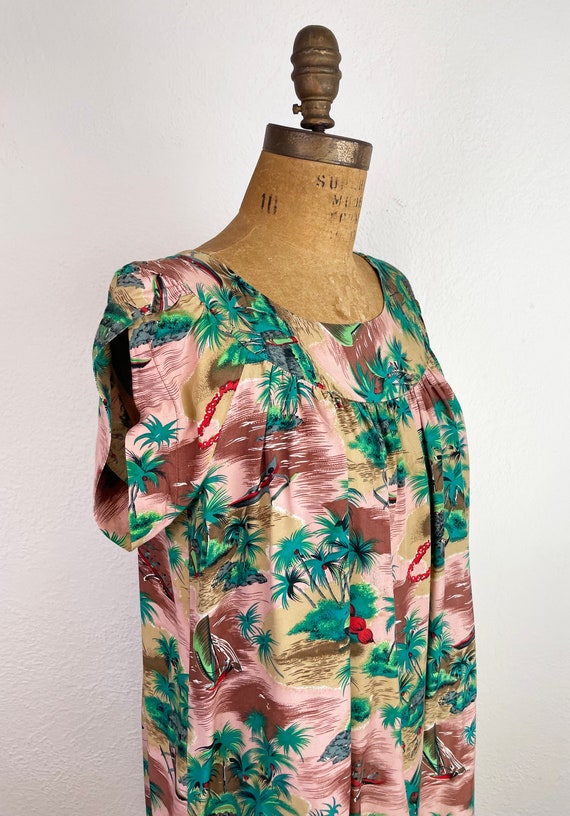 Vintage 1940s 1950s Hawaiian Rayon Dress Tropical… - image 3