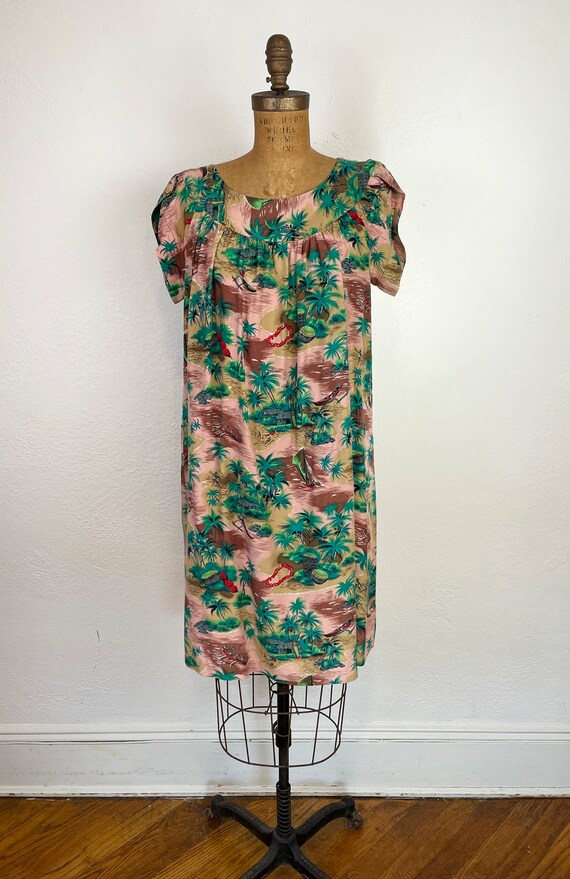 Vintage 1940s 1950s Hawaiian Rayon Dress Tropical… - image 2