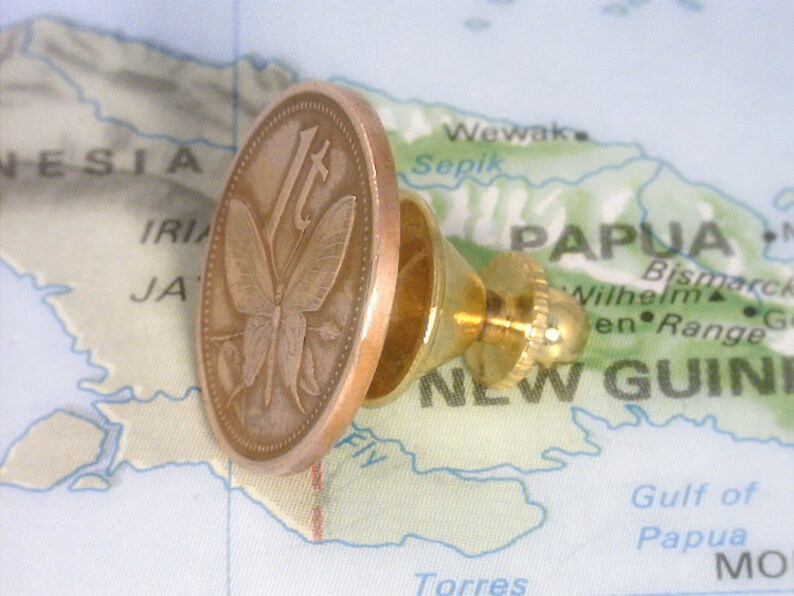 Free Velvet Pouch BUTTERFLY COIN Tie Tac Lapel Pin Papua New Guinea Unique Gift - 1 Toea - 1-c6