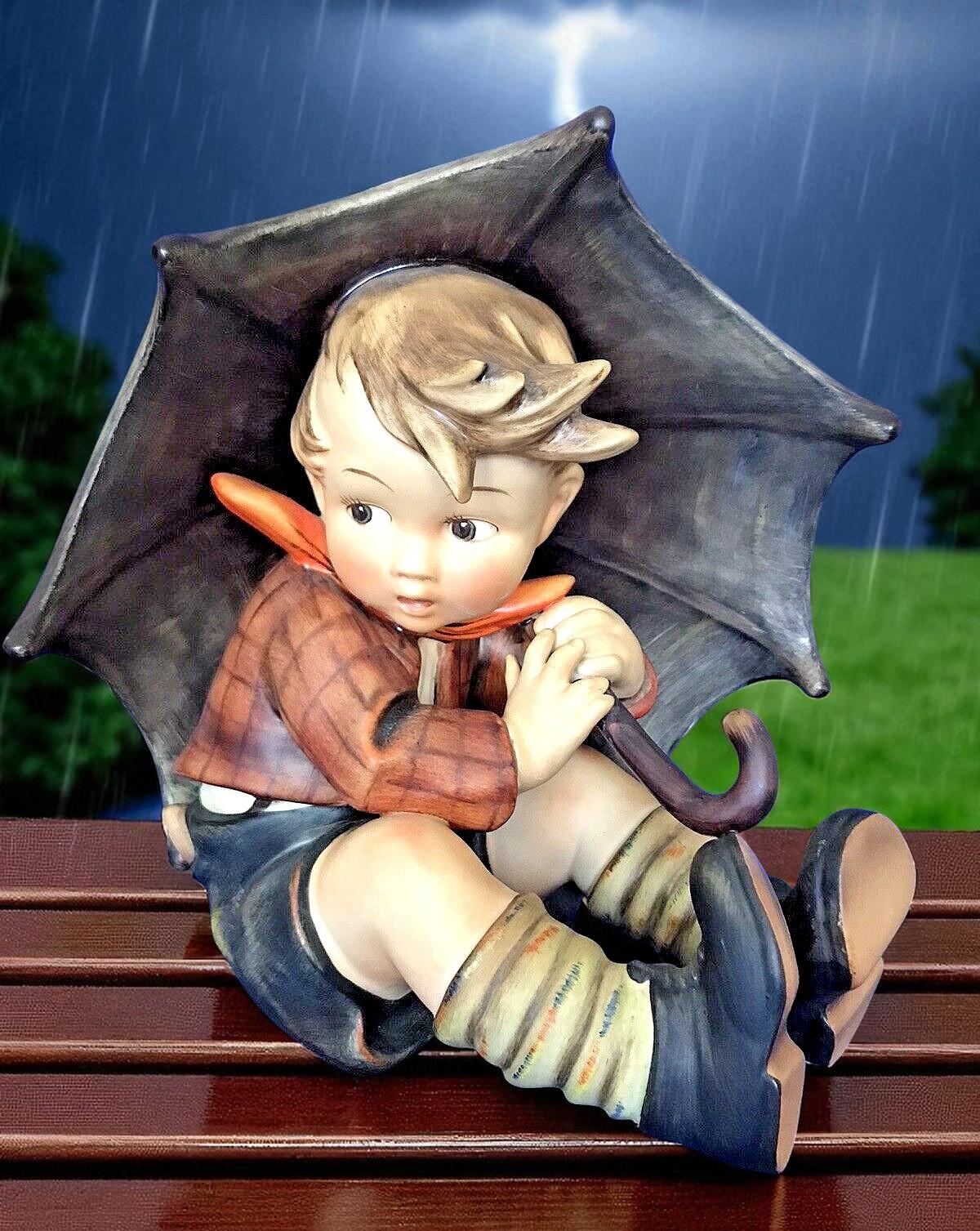 The Umbrella Boy Hummel