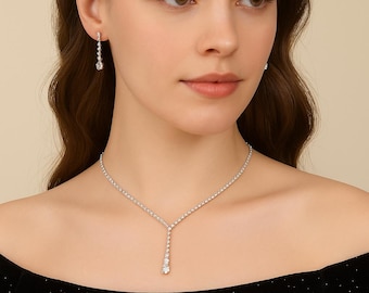 Elegante set di collana e orecchini in cristallo, gioielli scintillanti con strass per donna, ideale come regalo per matrimoni e feste.