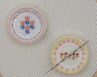 Kitschy Plate Acrylic Magnetic Needle Minder - You Choose
