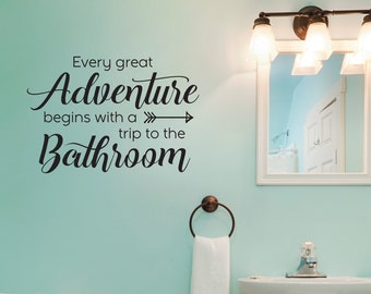 Chaque aventure commence par un voyage à la salle de bain Décalcomanie | Salle de bain Vinyle Décor | Citation d’aventure