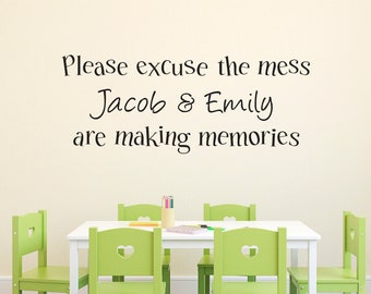 Vinilo personalizado / Arte de pared para sala de juegos con la frase "Por favor, disculpe el desorden"