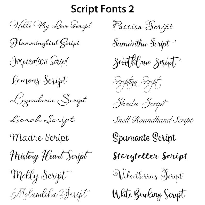 Op de afbeelding: Een lijst met schrijflettertypen, waaronder Hello Why Love Script, Hummingbird Script, Inspiration Script, Lemons Script, Passion Script, Samantha Script, Scootklane Script, Scriptya Script, Legendaria Script, Liorah Script, Sheila Script, Snell Roundhand Script, Spumante Script, Storyteller Script, Velvetberries Script, Mistery Heart Script, Molly Script en Molandika Script.