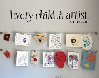 Ogni bambino è un artista Wall Decal / Children Artwork Display Vinyl / Teacher Decal