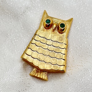 Vintage Avon Gold Tone Bird Owl Green Rhinestone Eyes Brooch w/ Makeup Perfume Compartment, Owl Lover Gift Pin - Comes w/ Organza Gift Bag