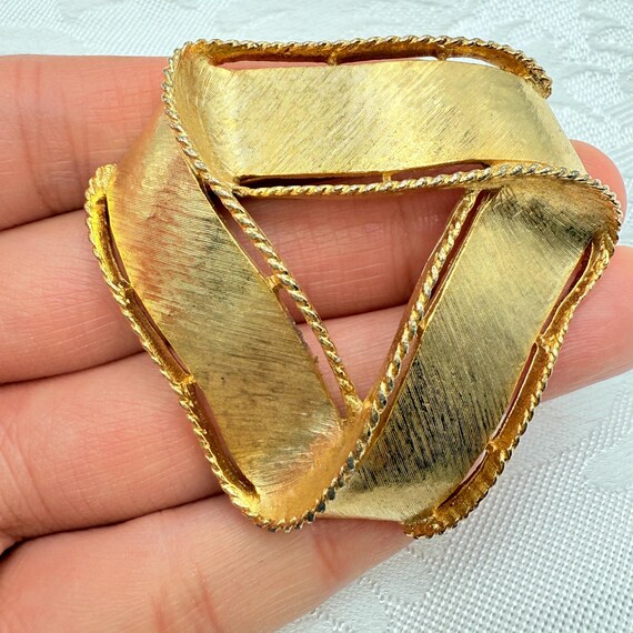 Vintage Chunky Triangular Triangle Ribbon Texture… - image 3
