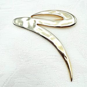Vintage M.J.Ent MJent Pale Gold Tone Chunky Flowy Squiggle Ribbon Pin Brooch - Plate Wear - Comes w/ Organza Gift Bag