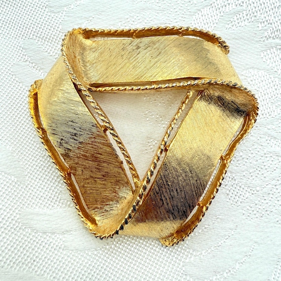 Vintage Chunky Triangular Triangle Ribbon Texture… - image 1