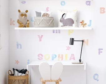 Vinilos decorativos de pared con el alfabeto en acuarela: Decoración en tonos pastel para habitaciones infantiles.