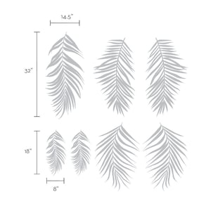Peut inclure: Un ensemble de six autocollants muraux en forme de feuilles de palmier gris, mesurant 14,5 pouces de large et 32 pouces de haut. Les autocollants sont dispos&eacute;s en quinconce, les plus grands en haut et les plus petits en bas.