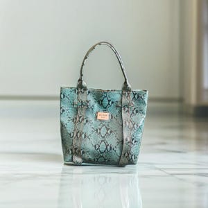 Bolso grande verde con estampado animal GUESS para mujer - Como nuevo