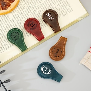 Engraved Initials/Name Magnetic Bookmark, Personalized Leather Magnetic Bookmark, Gift for Readers, Book Lover Gifts, Gift for Men/Women