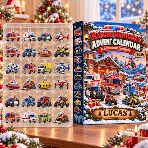 Può includere: Un calendario dell'Avvento Rescue Vehicles 2026 con una scena festiva, veicoli di emergenza e il nome Lucas, insieme a un vassoio espositore in plastica trasparente contenente ventiquattro veicoli giocattolo in miniatura, tra cui autopompe, ambulanze ed elicotteri.