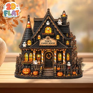 Op de afbeelding: Een decoratief Halloween-huisje met het label TOM'S CANDY HOUSE, voorzien van een zwarte structuur met oranje en witte snoepmaïs-accenten, verlichte gele ramen, witte spookfiguurtjes en oranje pompoenen met een griezelig gezicht.